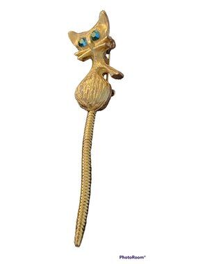 Figural Fashion Brooch Pin Feline Cat Goldtone Green Crystal Eyes Whiskers Tail